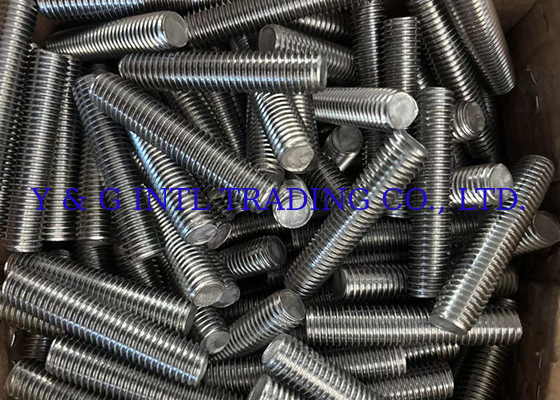 ABC Fasteners Inc. Boulons colorés avec une longueur personnalisée
